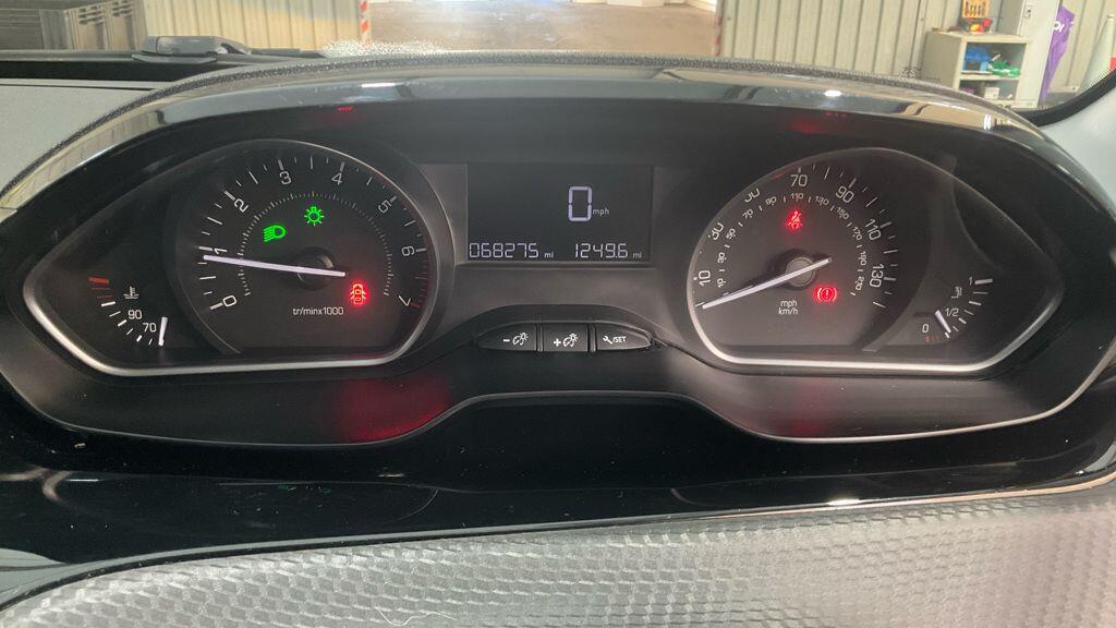 Used Peugeot 2008 2015 for sale - 77040316: Photo 12