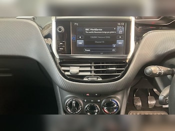 Used Peugeot 2008 2015 for sale - 77040316: Photo