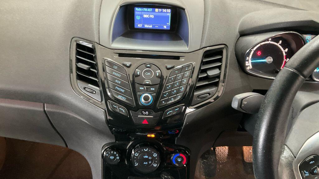 Used Ford Fiesta 2015 for sale - 76759284: Photo 3