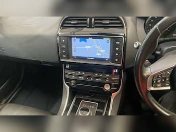 Used Jaguar XE 2017 for sale - 79726802: Photo