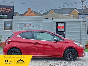 Used Peugeot 208 2015 for sale - 78231555: Photo