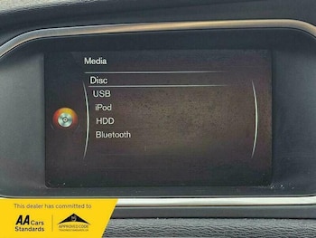 Used Volvo V40 2016 for sale - 77345092: Photo