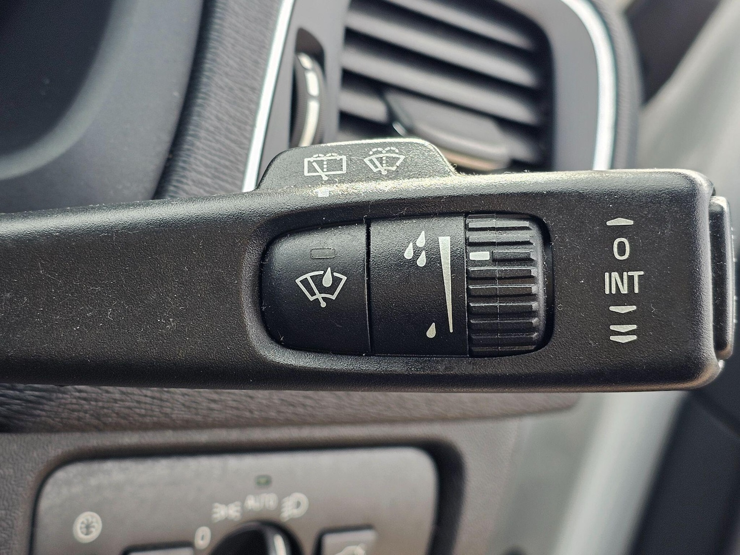 Used Volvo V40 2016 for sale - 76152935: Photo 25