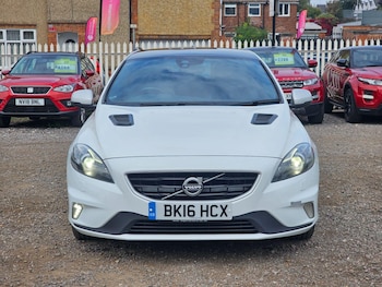 Used Volvo V40 2016 for sale - 76152935: Photo
