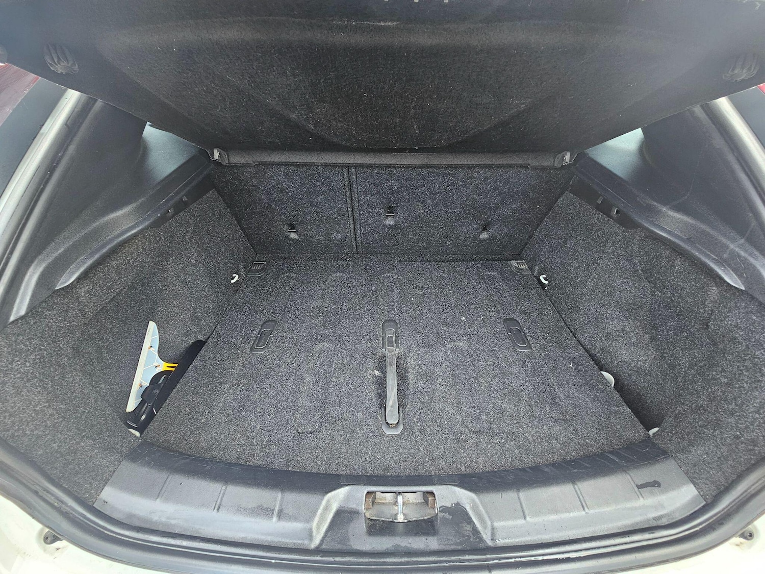 Used Volvo V40 2016 for sale - 76152935: Photo 36