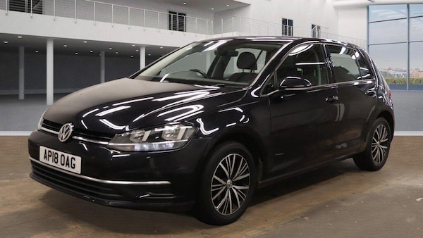 Used Volkswagen Golf 2018 for sale - 76260620: Photo 2