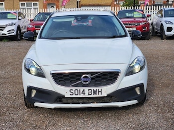 Used Volvo V40 2014 for sale - 76424793: Photo