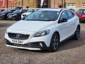 Used Volvo V40 2014 for sale - 76424793: Photo