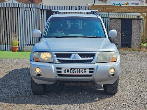 Used Mitsubishi Shogun 2005 for sale - 75268416: Photo 2