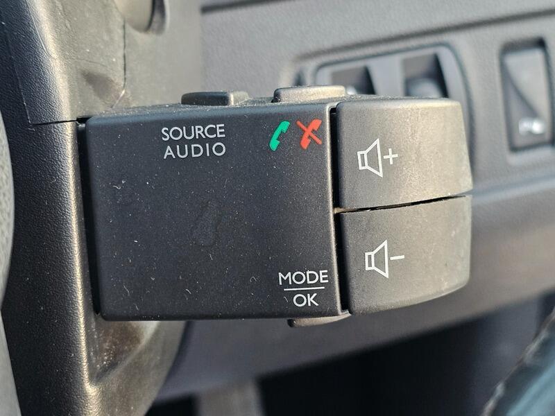 Used Renault Clio 2016 for sale - 76671357: Photo 21