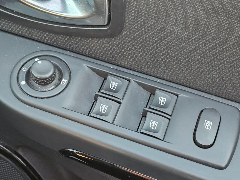 Used Renault Clio 2016 for sale - 76671357: Photo 25