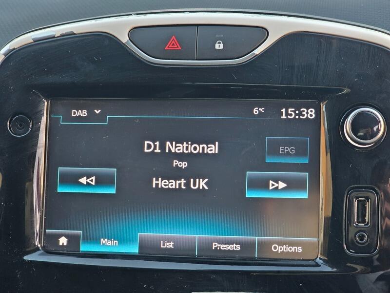 Used Renault Clio 2016 for sale - 76671357: Photo 30