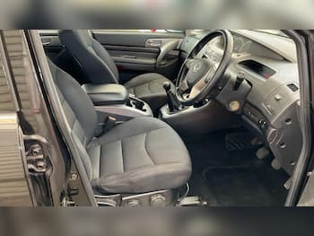Used Ssangyong Turismo 2017 for sale - 79756255: Photo