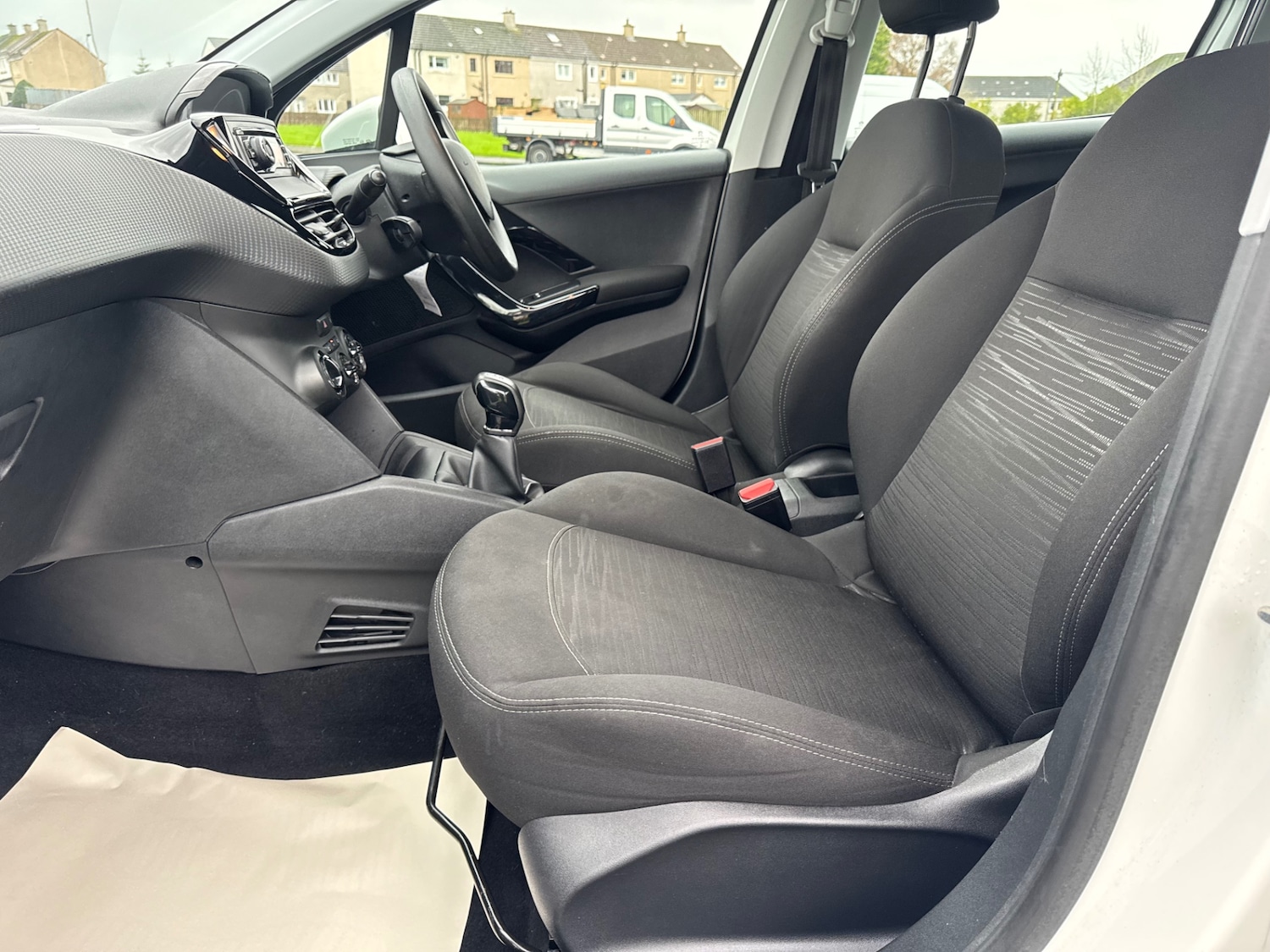 Used Peugeot 208 2015 for sale - 76488466: Photo 17