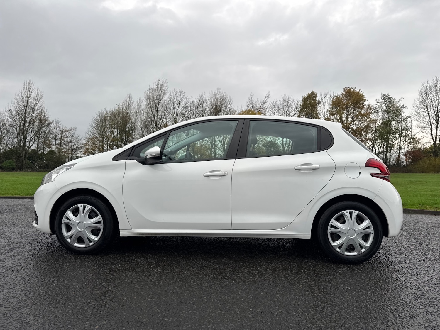 Used Peugeot 208 2015 for sale - 76488466: Photo 4
