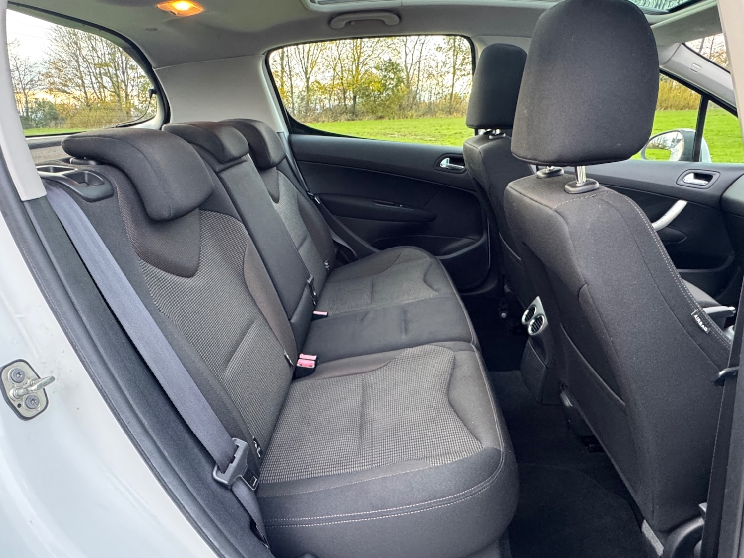 Used Peugeot 308 2013 for sale - 76466128: Photo 15