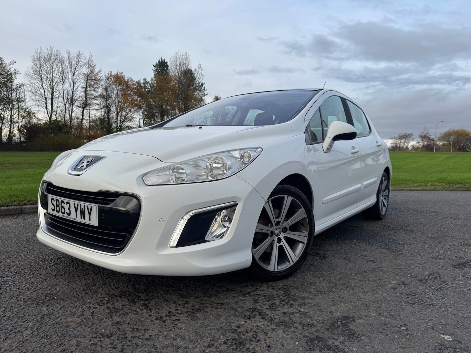 Used Peugeot 308 2013 for sale - 76466128: Photo 4