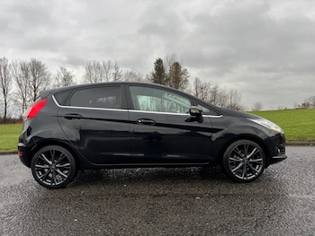 Used Ford Fiesta 2015 for sale - 77283867: Photo