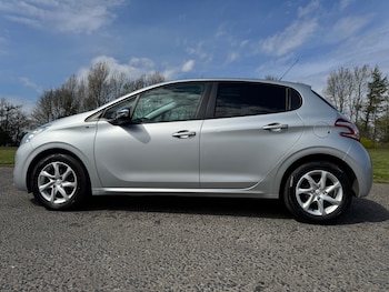 Used Peugeot 208 2014 for sale - 78386285: Photo