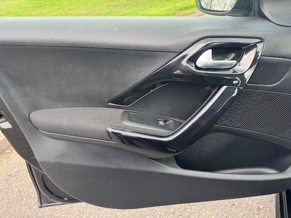 Used Peugeot 208 2018 for sale - 74421998: Photo 16