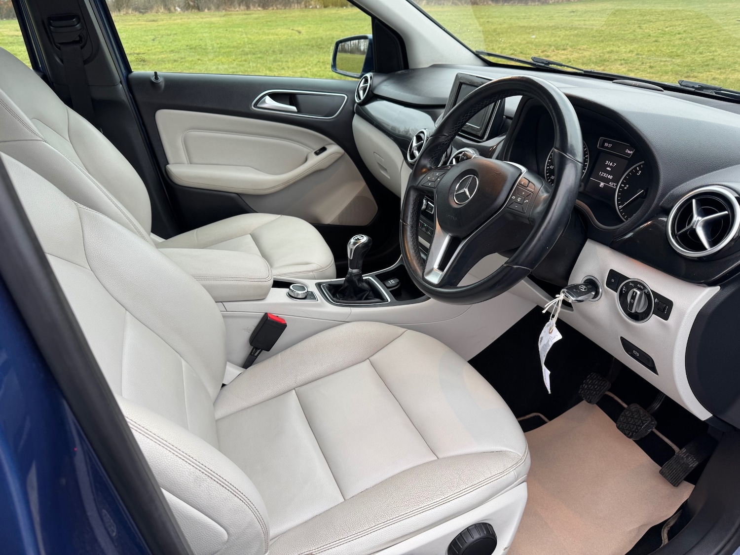 Used Mercedes-Benz B Class 2012 for sale - 76455151: Photo 11