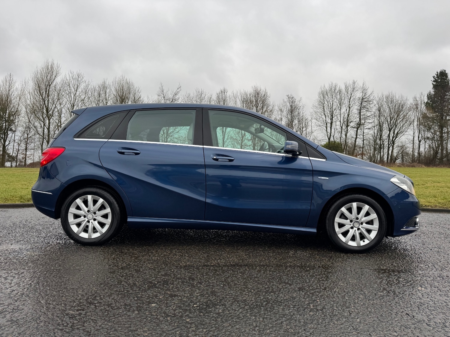 Used Mercedes-Benz B Class 2012 for sale - 76455151: Photo 2