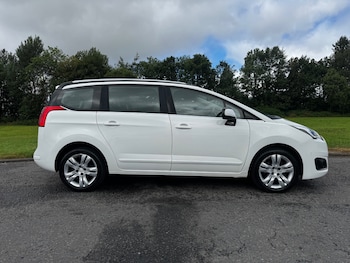 Used Peugeot 5008 2015 for sale - 79320908: Photo