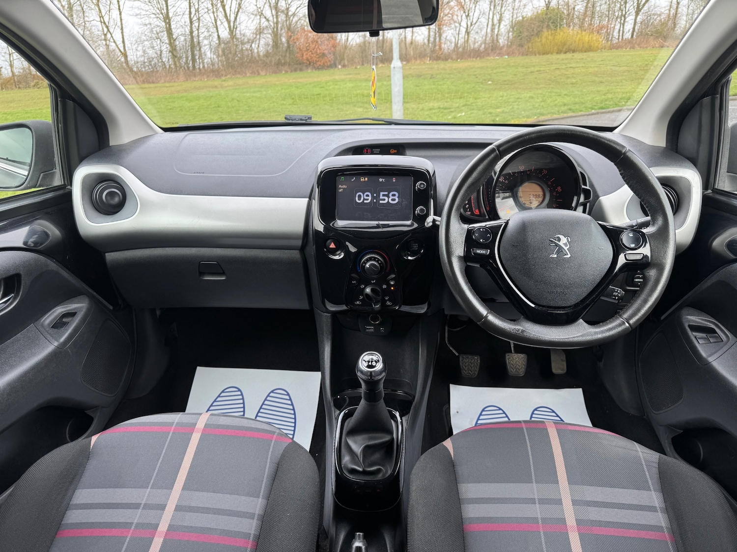 Used Peugeot 108 2015 for sale - 77996987: Photo 11