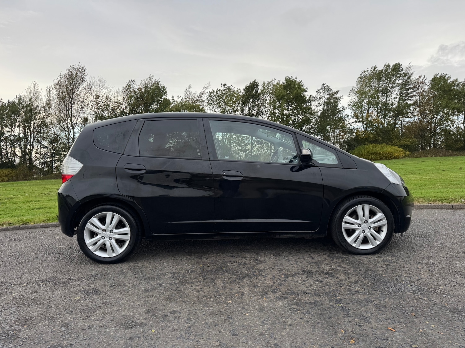 Used Honda Jazz 2010 for sale - 76173836: Photo 2