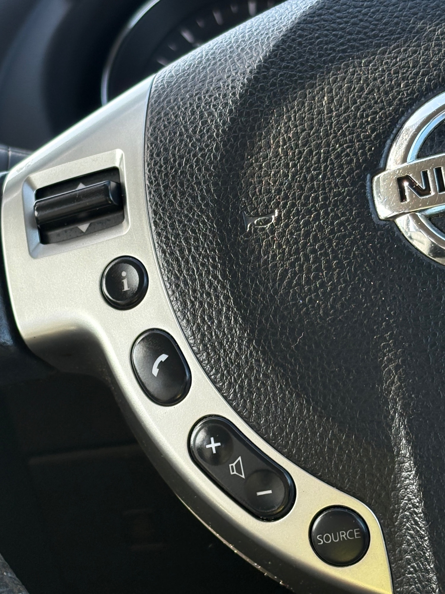 Used Nissan Qashqai 2011 for sale - 77981736: Photo 21