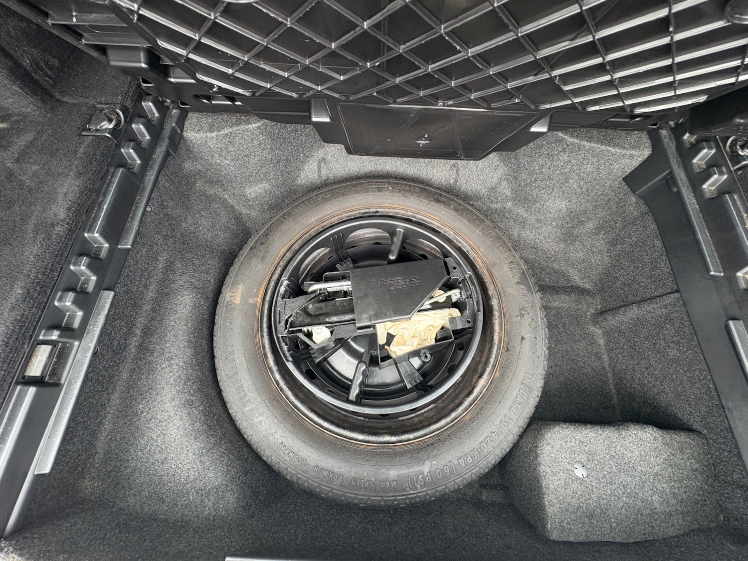 Used Mercedes-Benz E Class 2012 for sale - 76983968: Photo 27