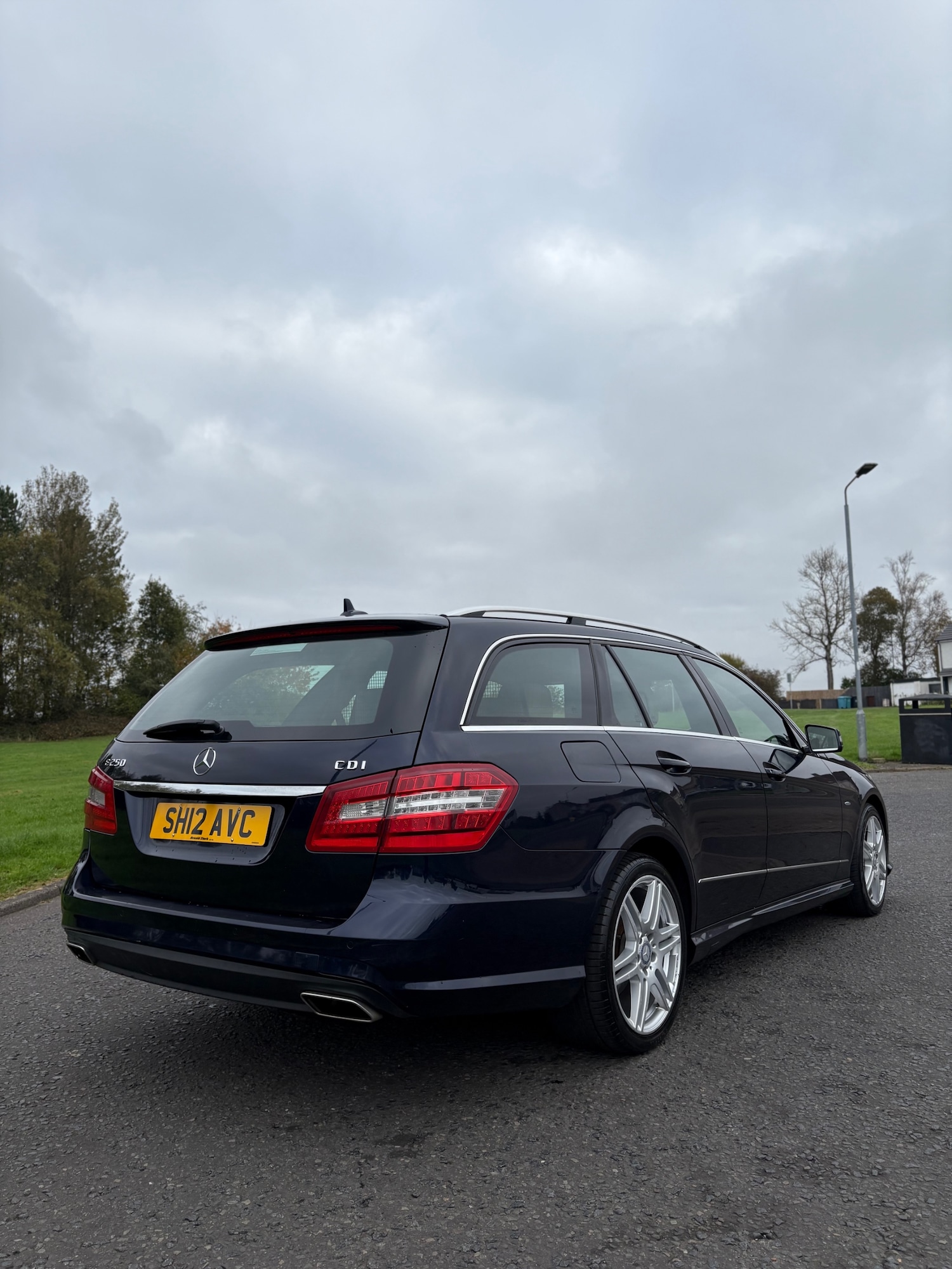 Used Mercedes-Benz E Class 2012 for sale - 76983968: Photo 3