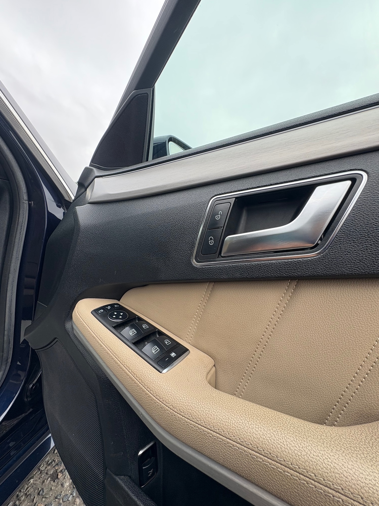 Used Mercedes-Benz E Class 2012 for sale - 76983968: Photo 37