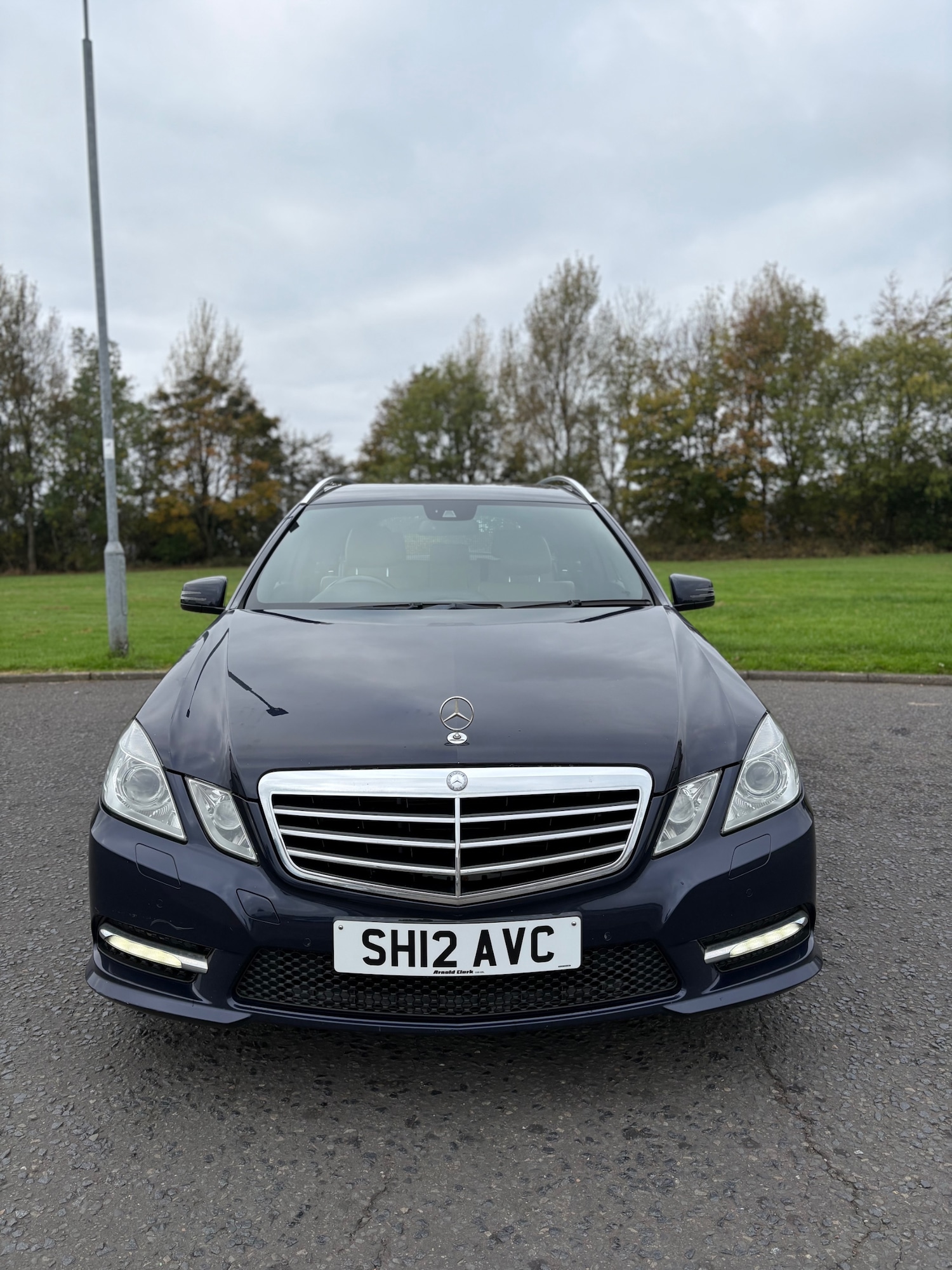 Used Mercedes-Benz E Class 2012 for sale - 76983968: Photo 4