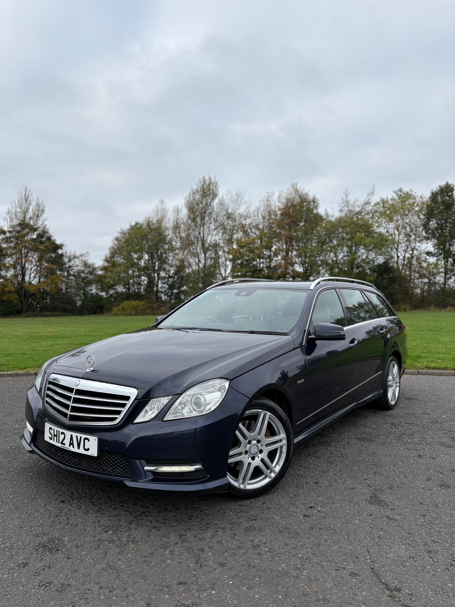 Used Mercedes-Benz E Class 2012 for sale - 76983968: Photo 8