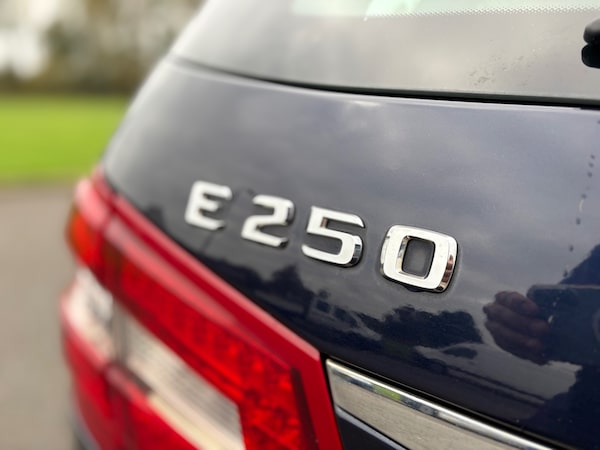 Used Mercedes-Benz E Class 2012 for sale - 76316359: Photo 12