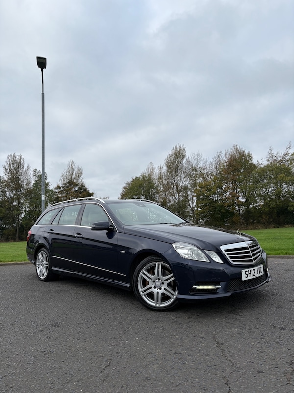 Used Mercedes-Benz E Class 2012 for sale - 76316359: Photo 1