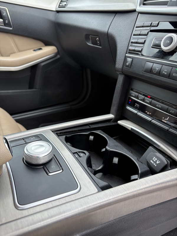 Used Mercedes-Benz E Class 2012 for sale - 76316359: Photo 28