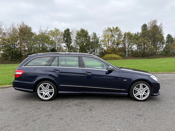 Used Mercedes-Benz E Class 2012 for sale - 76316359: Photo 2