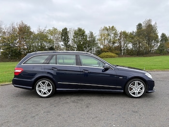 Used Mercedes-Benz E Class 2012 for sale - 76316359: Photo 2