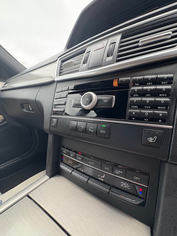 Used Mercedes-Benz E Class 2012 for sale - 76316359: Photo 33