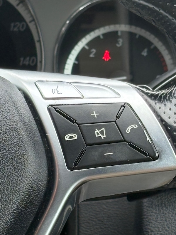 Used Mercedes-Benz E Class 2012 for sale - 76316359: Photo 38
