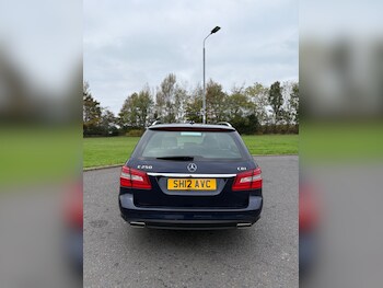 Used Mercedes-Benz E Class 2012 for sale - 76316359: Photo 4
