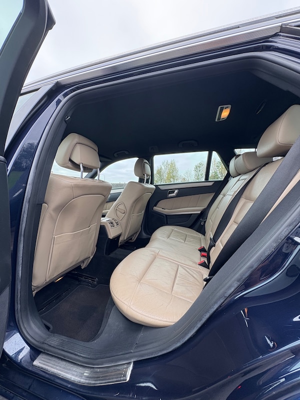 Used Mercedes-Benz E Class 2012 for sale - 76316359: Photo 61