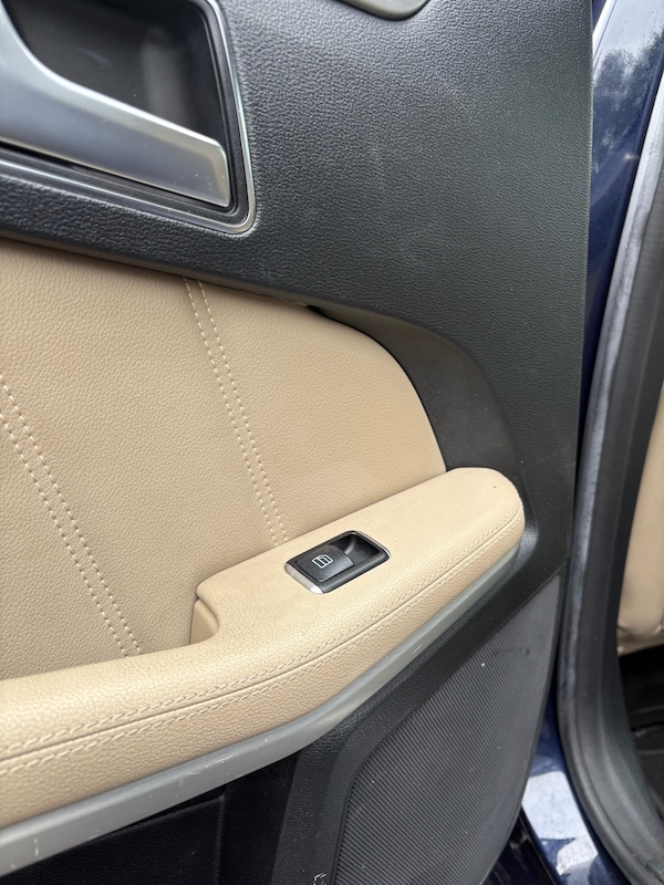 Used Mercedes-Benz E Class 2012 for sale - 76316359: Photo 65