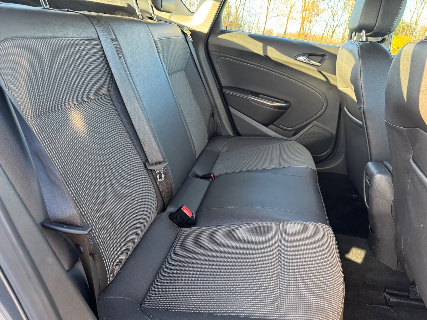 Used Vauxhall Astra 2010 for sale - 76785298: Photo 17