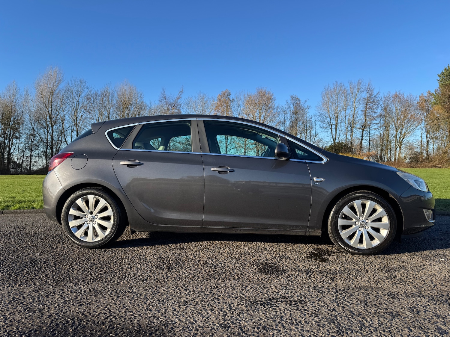 Used Vauxhall Astra 2010 for sale - 76785298: Photo 2