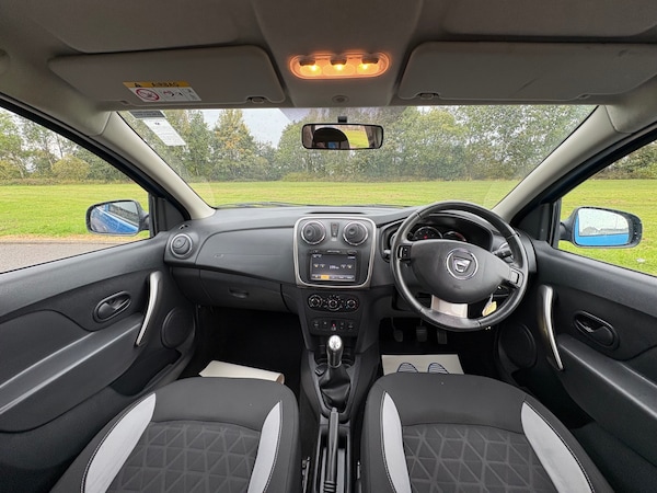 Used Dacia Sandero Stepway 2014 for sale - 76095603: Photo 17