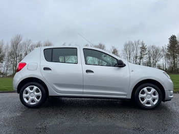 Used Dacia Sandero 2015 for sale - 78280786: Photo