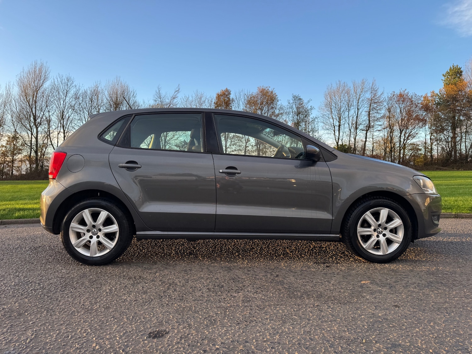 Used Volkswagen Polo 2011 for sale - 76533651: Photo 2